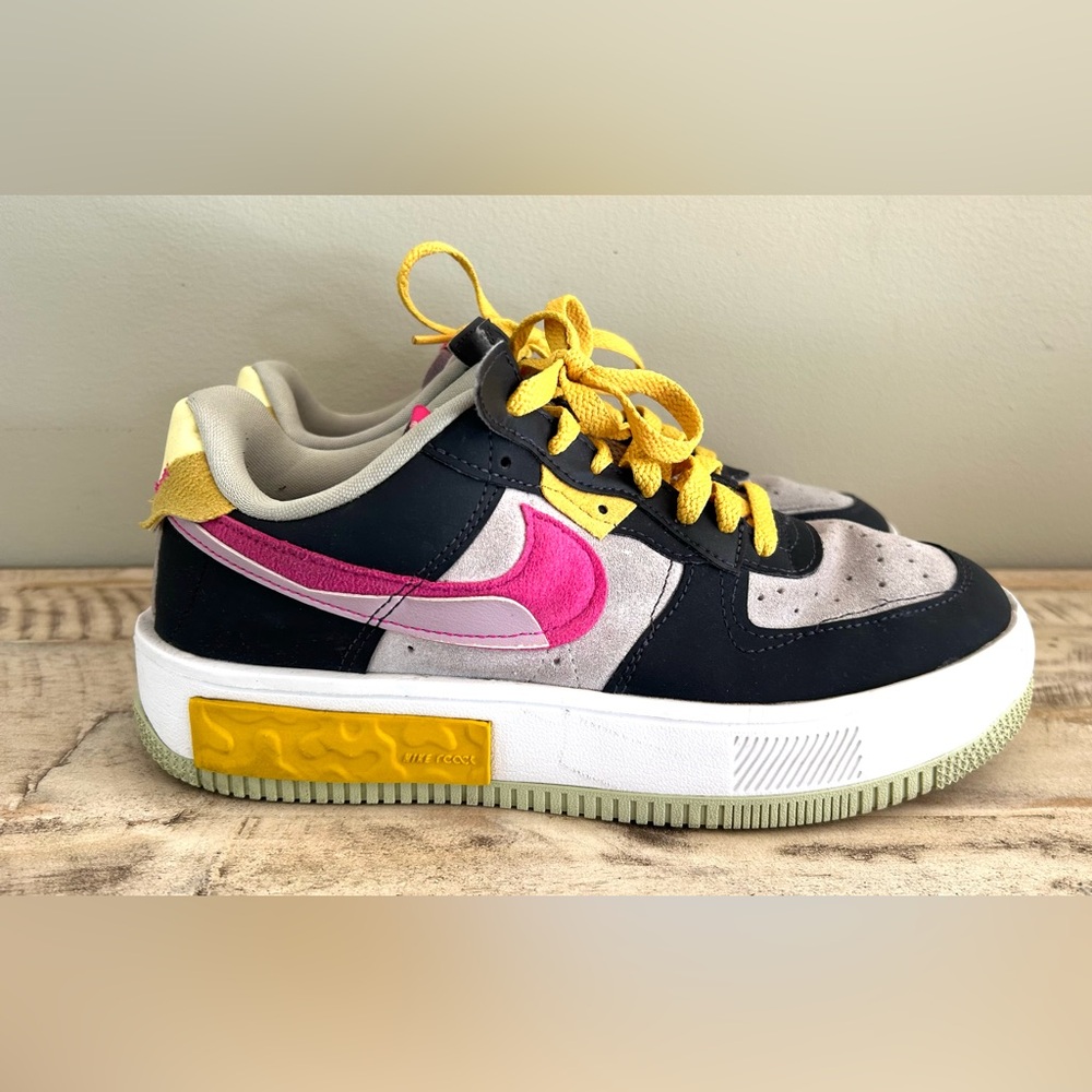 Women’s Air Force 1’s Fontana Pink Prime, size 8.5